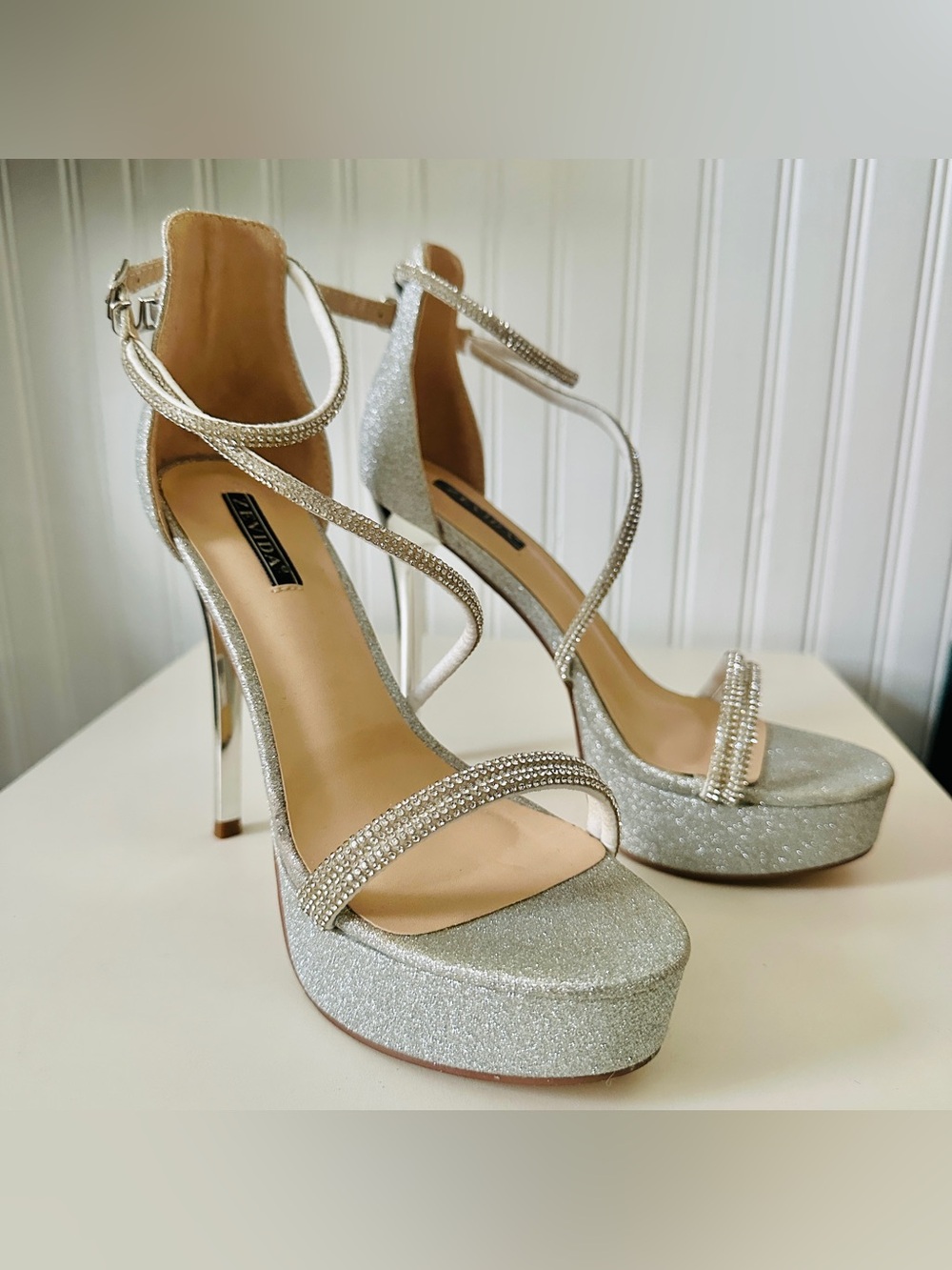 🔥ZEVIDA Silver Glitter Platform Stilettos with Rhinestone Straps🩶